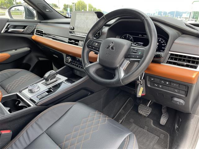 アウトランダーPHEV 2.4 P 4WD