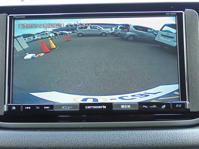 バックカメラ装備しております。駐車時に大変役に立ちますよ。駐車が苦手な方にも便利機能です。