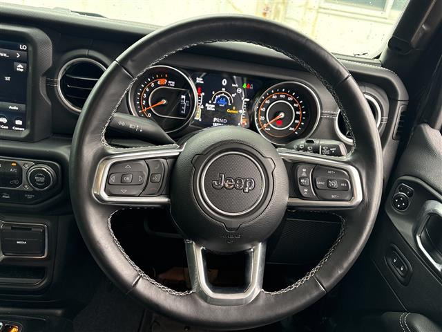 ラングラーアンリミテッド サハラ 4WD