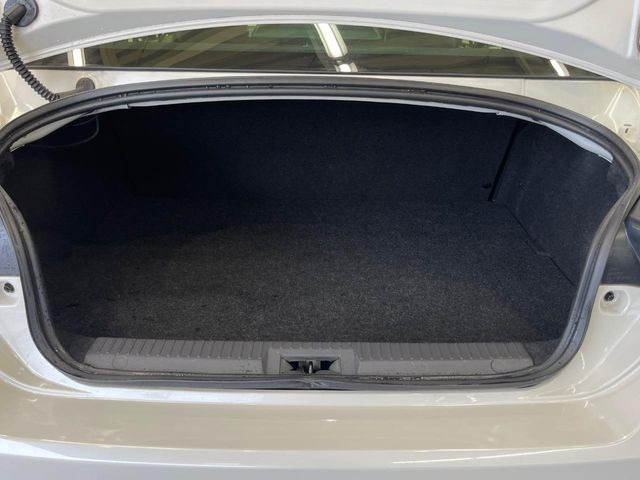 普段のお買い物や通勤、送迎等に十分な荷室スペースを確保しております。
