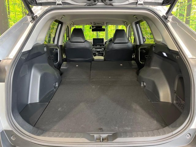 普段のお買い物や通勤、送迎等に十分な荷室スペースを確保しております。セカンドシートを倒すと、大きな荷物の積載も可能です♪