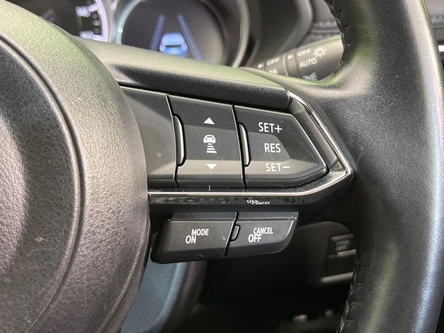 【マツダ・レーダークルーズコントロール】高速道路での長距離走行が楽に!自動で速度を保つクルーズコントロールが、衝突軽減システムと連携し、前方の車両を感知して車間を保つように速度調節してくれます!!