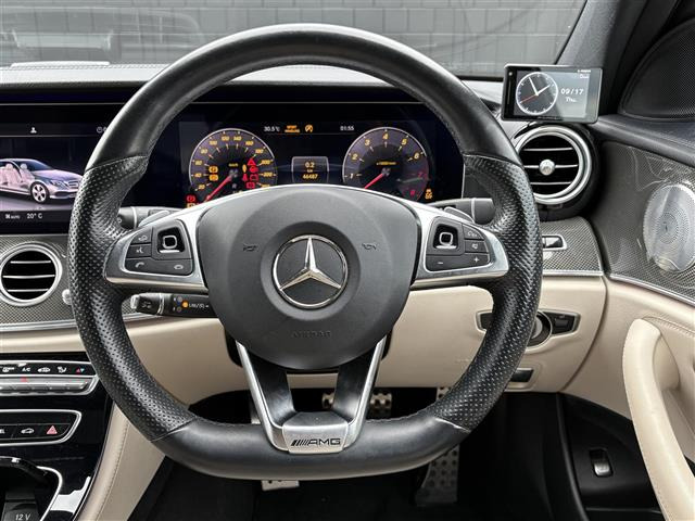EクラスAMG E43 4マチック 4WD