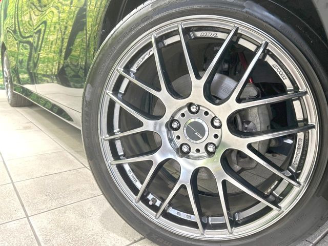 �y19�C���`�A���~�z�C�[���z�O�ςɃ}�b�`�����A���~�z�C�[���𑕒����Ă���܂��B�e��A���~�z�C�[����A�X�^�b�h���X�^�C�����戵�����Ă���܂��B���񂲑��k����������
