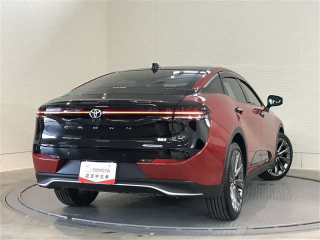 クラウンクロスオーバー2.5 G アドバンスト レザー パッケージ E-Four 4WD