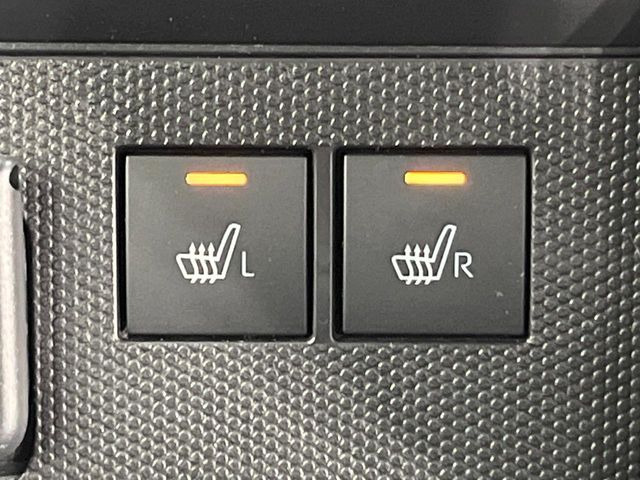 【シートヒーター】寒い日に重宝するシートヒーター!エアコンより早く温まってくれるので寒がりの人も安心ですね♪エアコンの温風は乾燥するから苦手、という方にもをおすすめです。