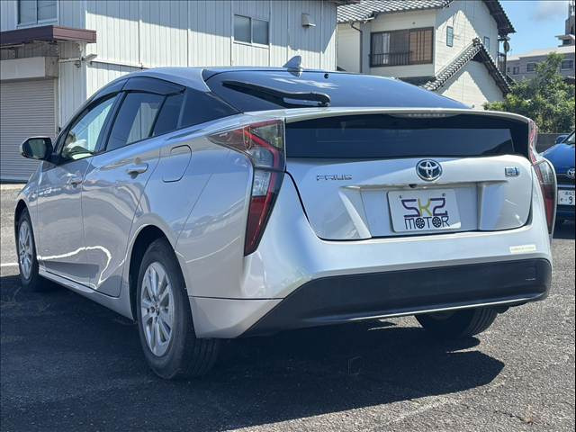 プリウス1.8 S