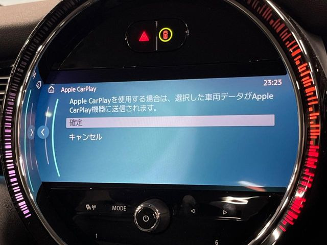 ��Apple Car Play:�X�}�z�Ƃ̗L���ڑ��ŁA�i�r�E�I�[�f�B�I�Đ��ȂǃX�}�z�̃A�v���@�\����ʂł��g����֗��@�\�ł�!