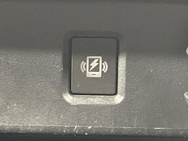 【置くだけ充電】携帯を置くだけで充電可能な便利なオプション付きです!