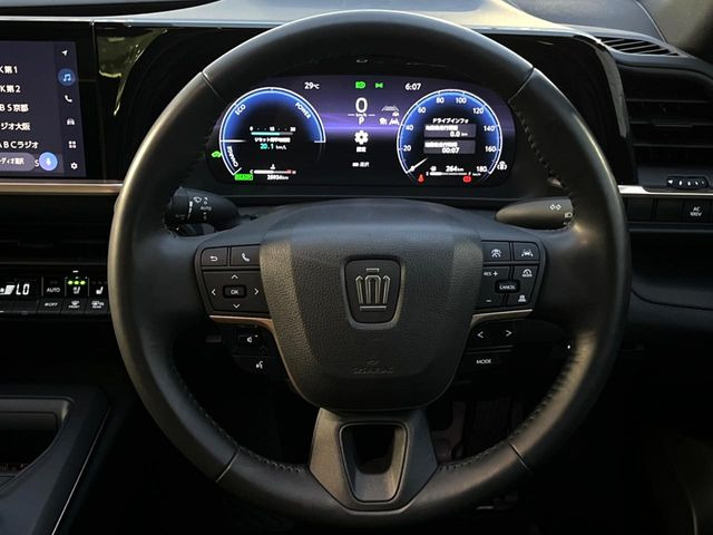 【純正革巻きステアリング】上質な革を使用することで、手にしっかり馴染みとても運転しやすいハンドルです♪
