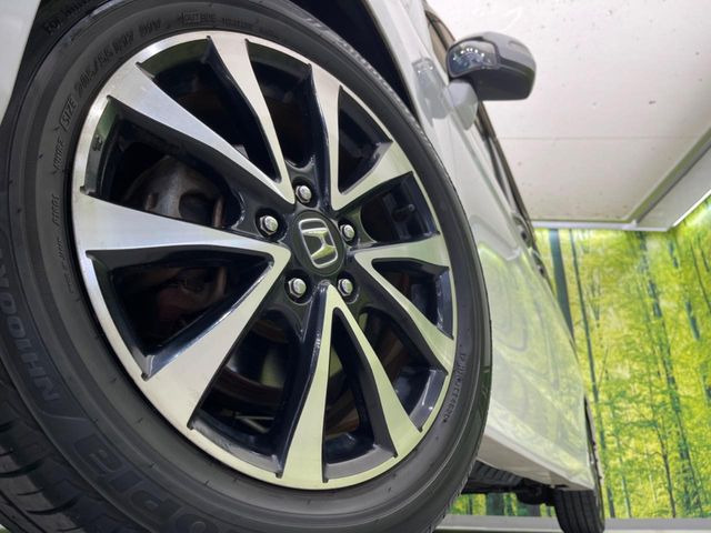 �y����17�C���`�A���~�z�C�[���z�O�ςɃ}�b�`���������A���~�z�C�[���𑕒����Ă���܂��B�e��ЊO�A���~�z�C�[����A�X�^�b�h���X�^�C�����戵�����Ă���܂��B���񂲑��k����������