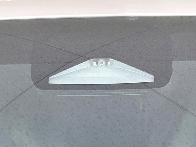 【トヨタセーフティセンス】走行中に前方の車両等を認識し、衝突しそうな時は警報とブレーキで衝突回避と被害軽減をアシスト。より安全にドライブをお楽しみいただけます。