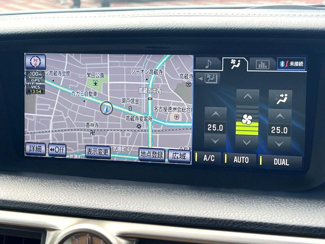 【メーカー純正ナビ】インテリアに溶け込むスタイリッシュな「専用設計」メーカーナビを装備♪視認性や操作性など基本性能にも優れ、より上質なカーライフをお楽しみいただけます。
