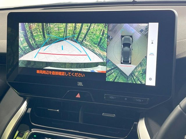 【パノラミックビューモニター】専用のカメラにより、上から見下ろしたような視点で360度クルマの周囲を確認することができます☆死角部分も確認しやすく、狭い場所での切り返しや駐車もスムーズに行えます。