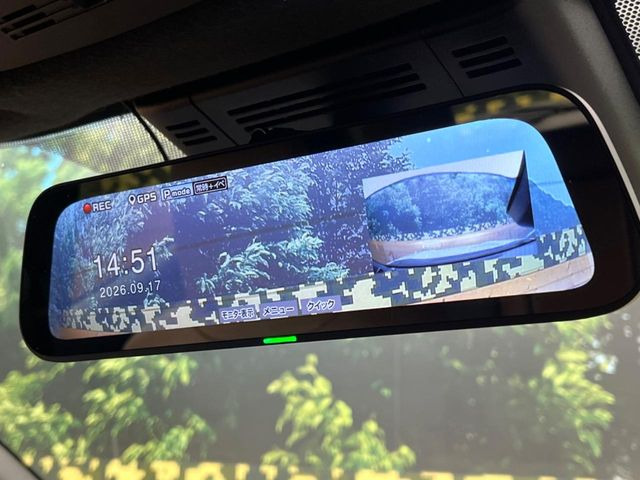 【デジタルインナーミラー】後席の大きな荷物や同乗者で後方が確認しづらい時でも安心!カメラが撮影した車両後方の映像をルームミラー内に表示。クリアな視界で状況の確認が可能です!