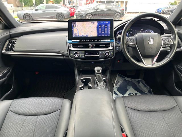 クラウンハイブリッド 2.5 RS Four 4WD