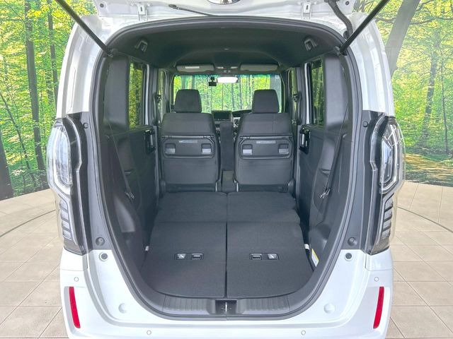 普段のお買い物や通勤、送迎等に十分な荷室スペースを確保しております。セカンドシートを倒すと、大きな荷物の積載も可能です♪