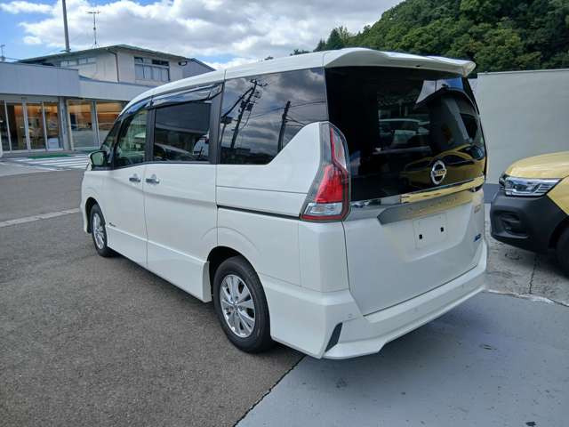 セレナ2.0 ハイウェイスター 4WD