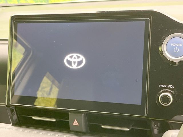 【大画面ナビ】人気の大型10インチナビを装備。存在感のある大画面はインパクト大!ナビ利用時のマップ表示は見やすく、テレビやDVDは臨場感がアップ!いつものドライブがグッと楽しくなります♪