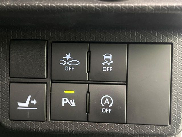 【スマートアシスト】走行中に前方の車両等を認識し、衝突しそうな時は警報とブレーキで衝突回避と被害軽減をアシスト。より安全にドライブをお楽しみいただけます。