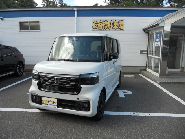 N-BOXカスタムブラック スタイル 4WD