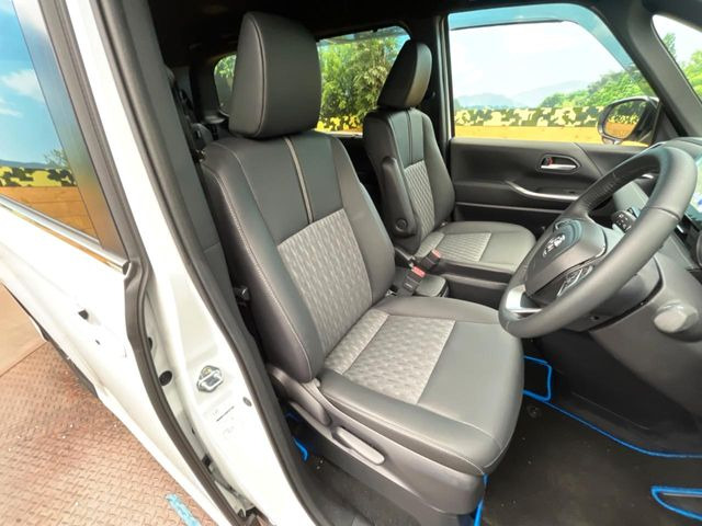 運転席シート廻りは使用感も少なく、良好な状態となっています。丁寧に使われていたことがよくわかりますね。