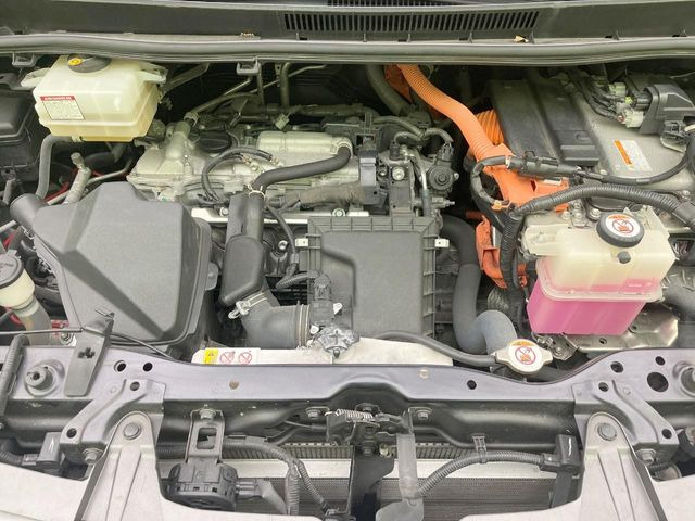 親切・丁寧な専門メカニックスタッフが応対!・車検・点検整備・事故等の修理などアフターサービスも安心。お車のカスタマイズもネクステージのサービススタッフまでご相談ください!
