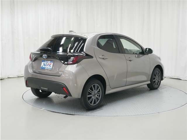 ヤリス1.5 ハイブリッド X E-Four 4WD