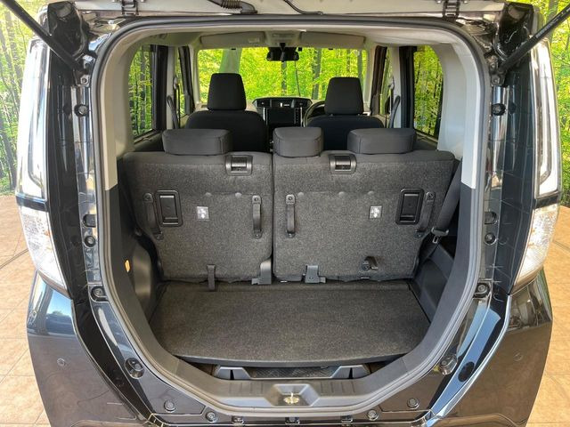普段のお買い物や通勤、送迎等に十分な荷室スペースを確保しております。セカンドシートを倒すと、大きな荷物の積載も可能です♪