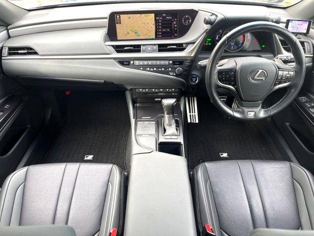 ES300h Fスポーツ