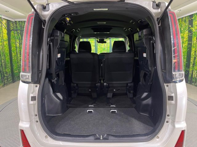 普段のお買い物や通勤、送迎等に十分な荷室スペースを確保しております。セカンドシートを倒すと、大きな荷物の積載も可能です♪
