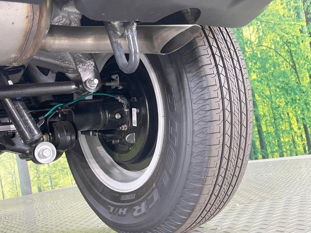 お車を安心してお乗りいただく為には、足回りの定期点検が欠かせません。サービスサポート(有償保証)では無料点検もご提供しており、安心のカーライフをお過ごしいただけるサポート体制が整っています。