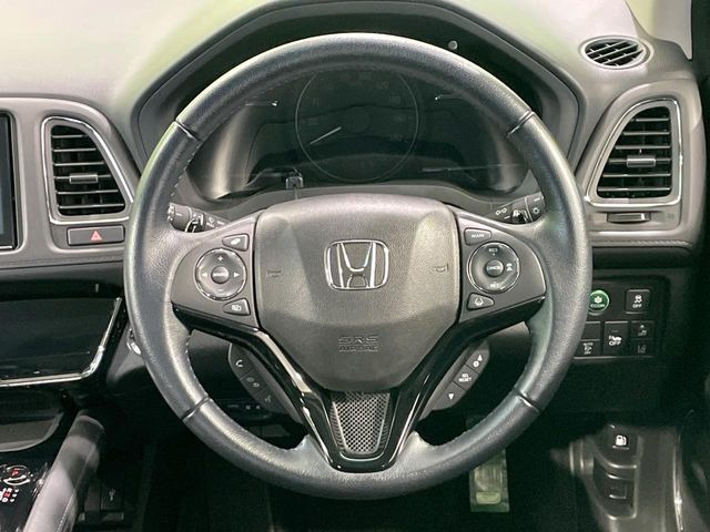 【ステアリングスイッチ】運転中、前方から目線をそらすことなく、オーディオ等の操作が可能な便利機能!安心&快適なドライブを演出してくれます♪