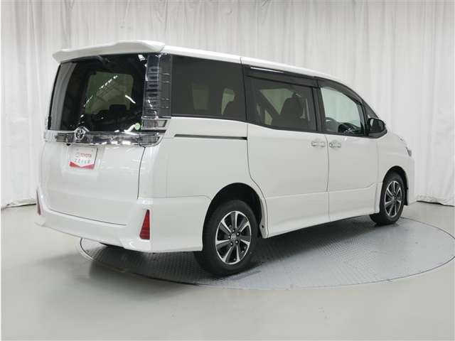 ヴォクシー2.0 ZS 煌III 4WD