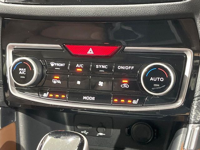 【シートヒーター】寒い日に重宝するシートヒーター!エアコンより早く温まってくれるので寒がりの人も安心ですね♪エアコンの温風は乾燥するから苦手、という方にもをおすすめです。