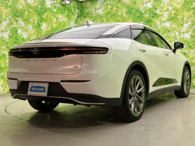 クラウンクロスオーバー2.5 G アドバンスト レザー パッケージ E-Four 4WD