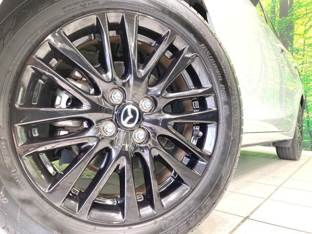 �y����16�C���`�A���~�z�C�[���z�O�ςɃ}�b�`���������A���~�z�C�[���𑕒����Ă���܂��B�e��ЊO�A���~�z�C�[����A�X�^�b�h���X�^�C�����戵�����Ă���܂��B���񂲑��k����������