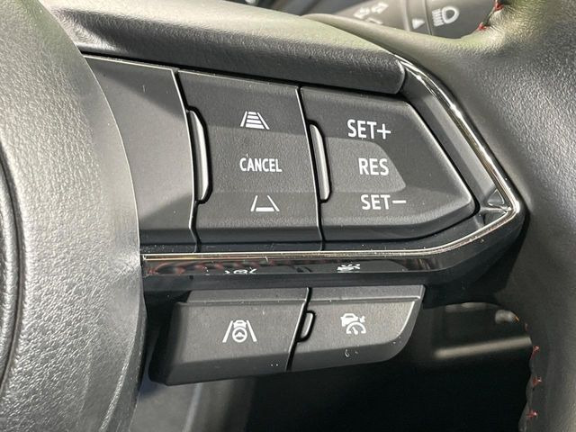 【マツダ・レーダークルーズコントロール】高速道路での長距離走行が楽に!自動で速度を保つクルーズコントロールが、衝突軽減システムと連携し、前方の車両を感知して車間を保つように速度調節してくれます!!