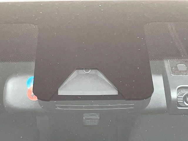 【トヨタセーフティセンス】走行中に前方の車両等を認識し、衝突しそうな時は警報とブレーキで衝突回避と被害軽減をアシスト。より安全にドライブをお楽しみいただけます。