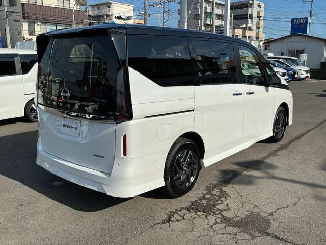 セレナ1.4 e-4ORCE ハイウェイスターV 4WD
