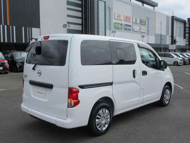 NV200バネットバン1.6 チェアキャブ 車いす1名仕様 専用サードシート有