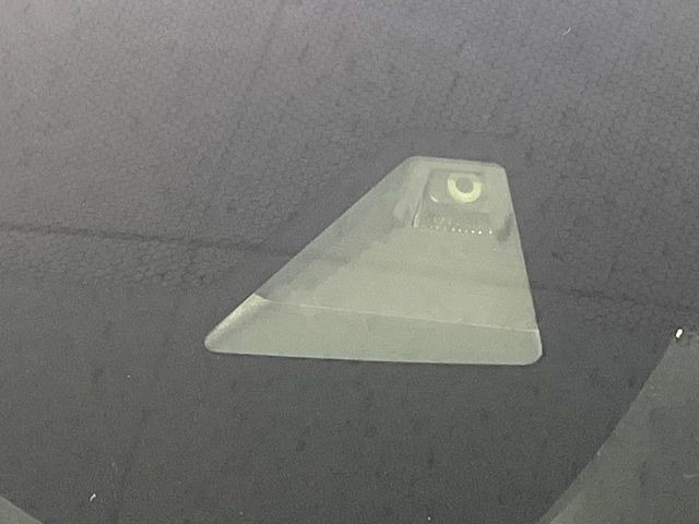 【ホンダセンシング】走行中に前方の車両等を認識し、衝突しそうな時は警報とブレーキで衝突回避と被害軽減をアシスト。より安全にドライブをお楽しみいただけます。