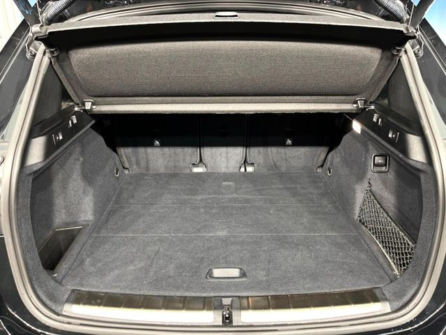 ●トランクルーム:趣味が広がる収容スペース!これだけの広さがあればお買い物やレジャーなどにも最適です!使用感も少なくきれいな状態を維持しております。