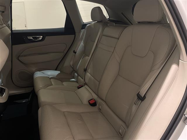 XC60T5 AWD インスクリプション 4WD