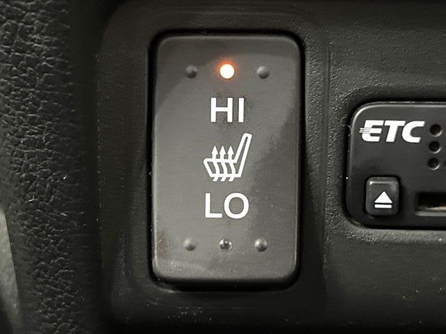 【シートヒーター】寒い日に重宝するシートヒーター!エアコンより早く温まってくれるので寒がりの人も安心ですね♪エアコンの温風は乾燥するから苦手、という方にもをおすすめです。