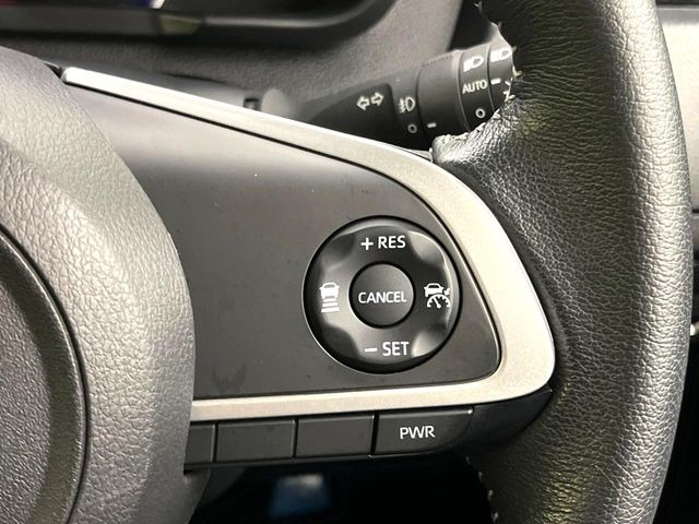 【アダプティブクルーズコントロール】高速道路での長距離走行が楽に!!自動で速度を保つクルーズコントロールが、衝突軽減システムと連携し、前方の車両を感知して車間を保つように速度調節してくれます!!