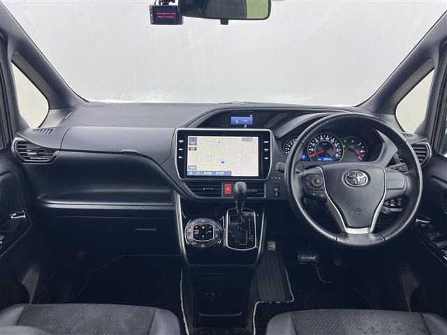ヴォクシー2.0 ZS 煌III 4WD