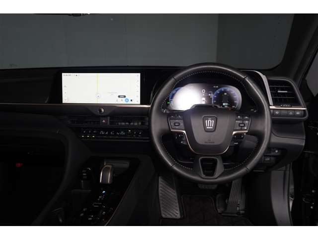 クラウンスポーツ2.5 Z E-Four 4WD