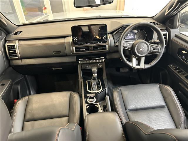 トライトン2.4 GSR ディーゼル 4WD
