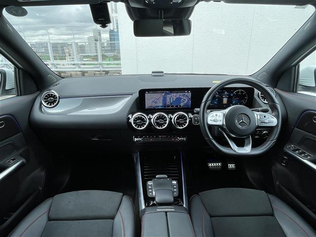 GLAクラスGLA200d 4マチック AMGライン 4WD